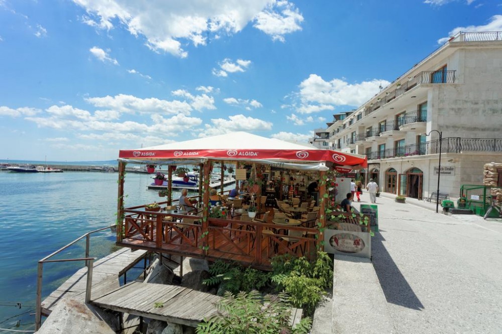 Мистрал 4, Балчик, България